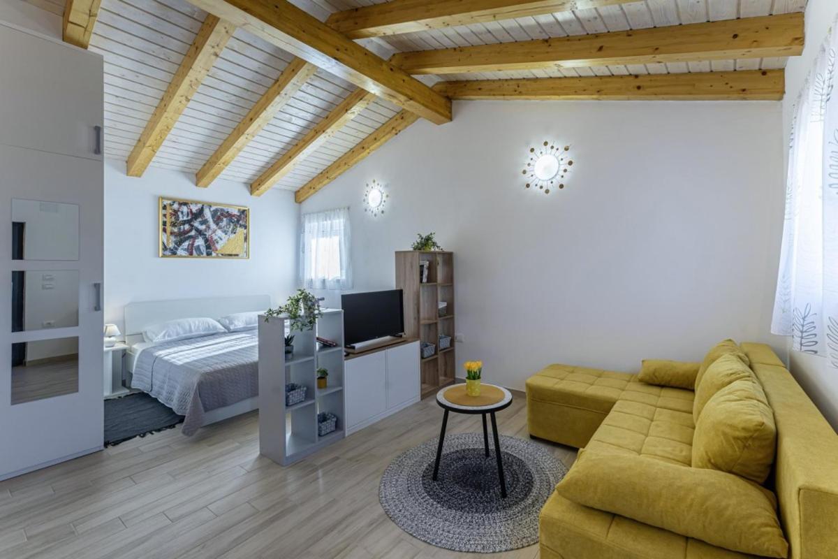 Modean In Pula - Haus Fuer 2-3 Personen Villa Ngoại thất bức ảnh