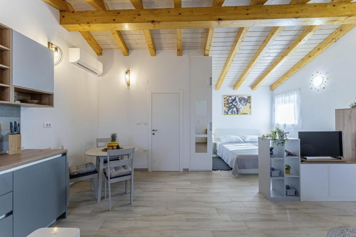 Modean In Pula - Haus Fuer 2-3 Personen Villa Ngoại thất bức ảnh